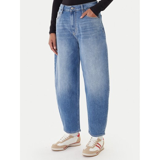 Tommy Jeans Jeansy Jeanie DW0DW22205 Niebieski Balloon Fit ze sklepu MODIVO w kategorii Jeansy damskie - zdjęcie 187325110