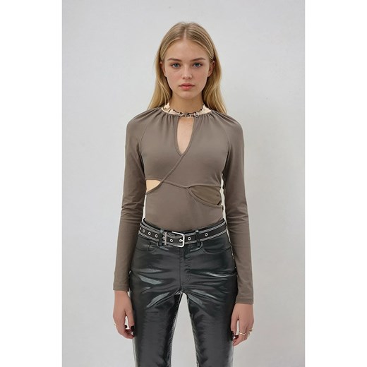 Weekday Koszulka w kolorze szarobrązowym ze sklepu Limango Polska w kategorii Bluzki damskie - zdjęcie 187328270