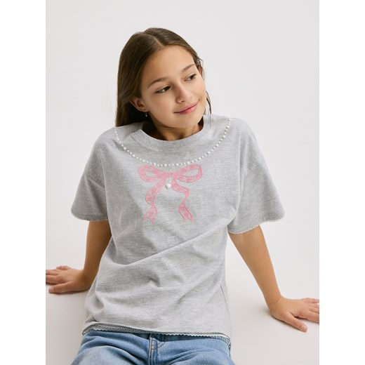 Reserved - T-shirt z perełkami - jasnoszary ze sklepu Reserved w kategorii Bluzki dziewczęce - zdjęcie 187331672