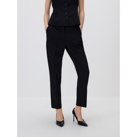Reserved - Spodnie cygaretki z wiskozą - czarny ze sklepu Reserved w kategorii Spodnie damskie - zdjęcie 187332251