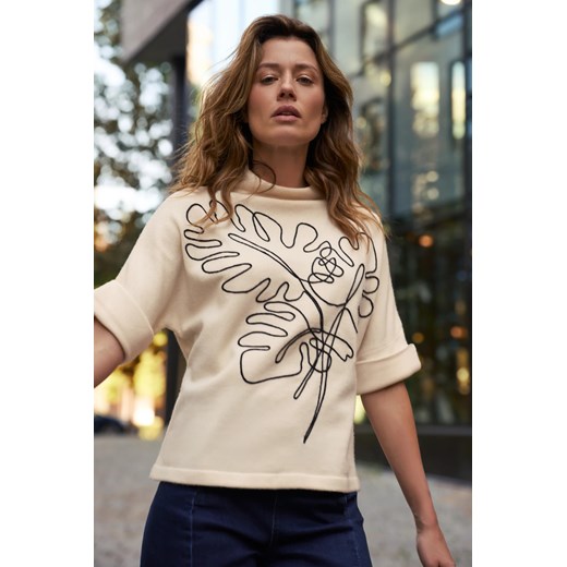 Sweter z aplikacją i krótkimi rękawami beżowy  Moodo.pl