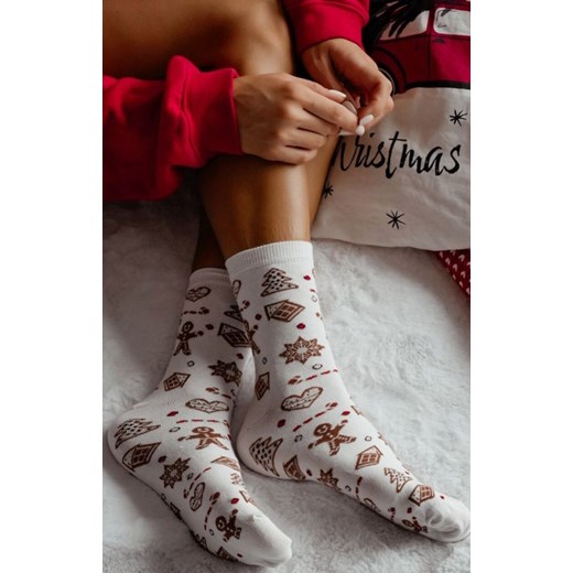 Świąteczne skarpetki damskie ecru Pierniki 1283.038, Kolor ecru-wzór, Rozmiar Milena 37-41 promocja Intymna