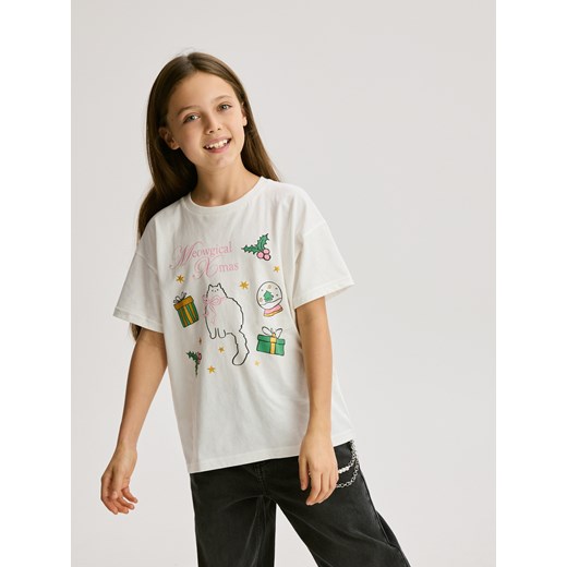 Reserved - Świąteczny t-shirt z nadrukiem - złamana biel ze sklepu Reserved w kategorii Bluzki dziewczęce - zdjęcie 187351683