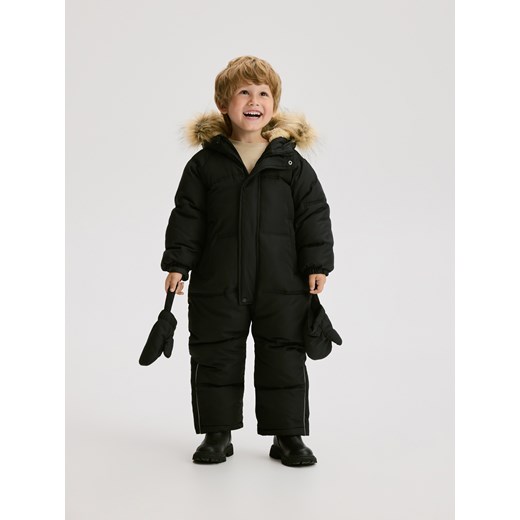 Reserved - Ocieplany kombinezon z rękawiczkami - czarny ze sklepu Reserved w kategorii Kombinezony chłopięce - zdjęcie 187353674