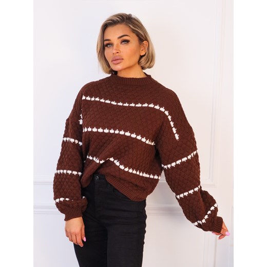 CZEKOLADOWY SWETER W PASKI Z SZEROKIMI RĘKAWAMI I PÓŁGOLFEM ze sklepu olika.com.pl w kategorii Swetry damskie - zdjęcie 187357330