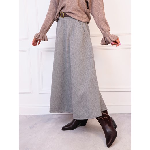 SPÓDNICA DZIANINOWA ROZKLOSZOWANA Z PASKIEM- SZARA ze sklepu olika.com.pl w kategorii Spódnice - zdjęcie 187357351