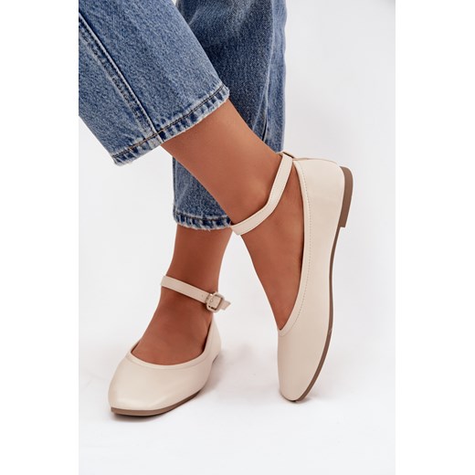 Baleriny Z Paseczkiem I Klamrą Beżowe Janelor ze sklepu ZAZOO w kategorii Balerinki - zdjęcie 187363132