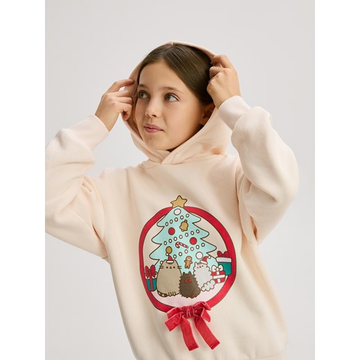 Reserved - Świąteczna bluza Pusheen - kremowy ze sklepu Reserved w kategorii Bluzy dziewczęce - zdjęcie 187363563