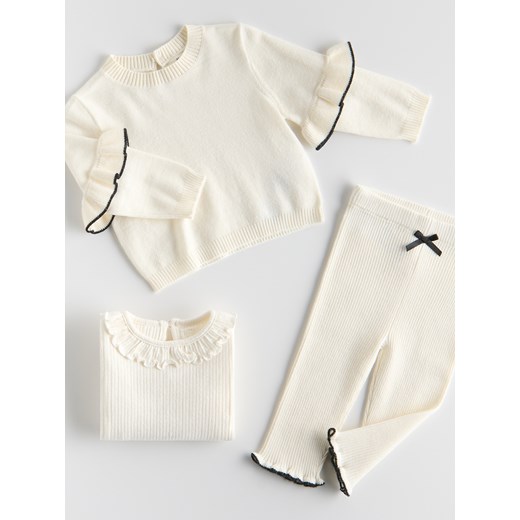 Reserved - Dzianinowy komplet z kokardkami - złamana biel ze sklepu Reserved w kategorii Komplety niemowlęce - zdjęcie 187364021