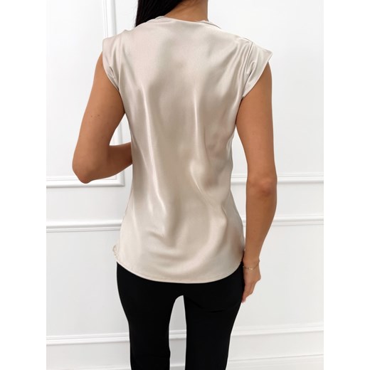 Beżowa Satynowa Bluzeczka z Lejącym Dekoltem Modnakiecka.pl 42 ModnaKiecka.pl
