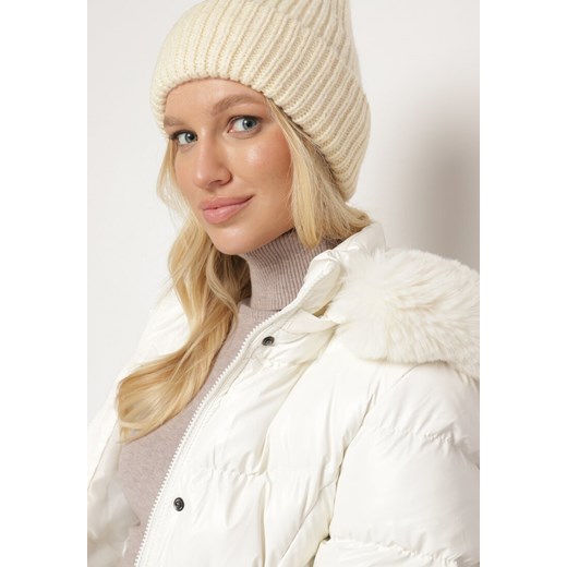 Beżowa Prążkowana Czapka Beanie z Wiskozą i Metaliczną Nicią Temiala ONE SIZE born2be.pl