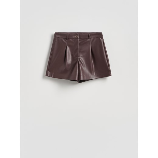 Reserved - Szorty z imitacji skóry - bordowy ze sklepu Reserved w kategorii Szorty - zdjęcie 187371463