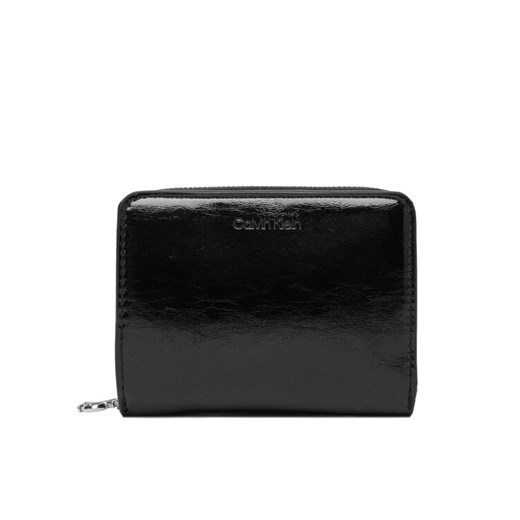 Portfel Calvin Klein Ck Metallic Flap Zip Around LV04F1103G Czarny ze sklepu eobuwie.pl w kategorii Portfele damskie - zdjęcie 187373422