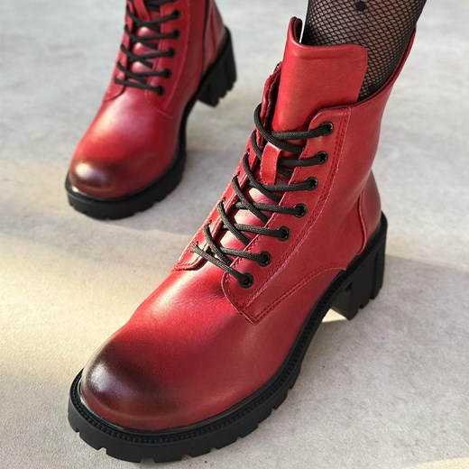 Czerwone skórzane botki damskie na traperze Filippo Dbt6501/25 ze sklepu suzana.pl w kategorii Botki - zdjęcie 187379944