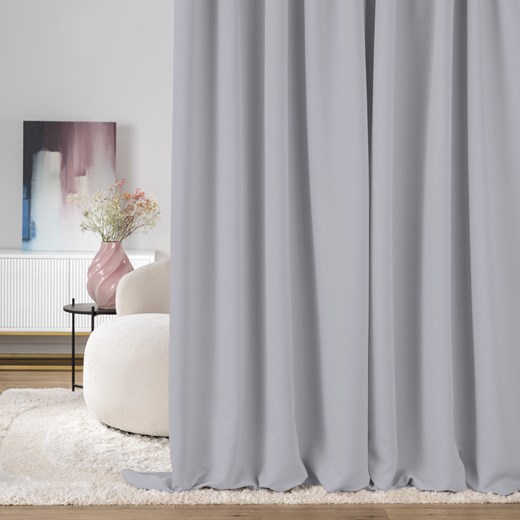 Zasłona zaciemniająca na taśmie marszczącej  jasny szary 140 x 280 cm 1 szt. ze sklepu dekoria.pl w kategorii Zasłony - zdjęcie 187380220