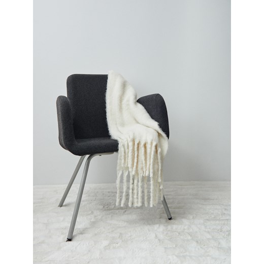 Sinsay - Szalik z frędzlami - kremowy Sinsay One Size Sinsay