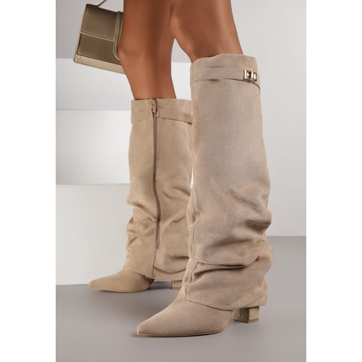 Ciemnobeżowe Kozaki na Słupku z Marszczoną Cholewką Imitującą Nogawkę Rittia ze sklepu born2be.pl w kategorii Kozaki damskie - zdjęcie 187386452