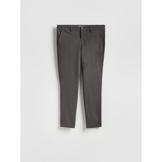 Reserved - Spodnie slim z wiskozą - ciemnobrązowy ze sklepu Reserved w kategorii Spodnie męskie - zdjęcie 187387984