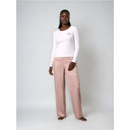 Sinsay - Piżama z długim rękawem i spodniami z lekkiej tkaniny Barbie - kremowy ze sklepu Sinsay w kategorii Piżamy damskie - zdjęcie 187388150