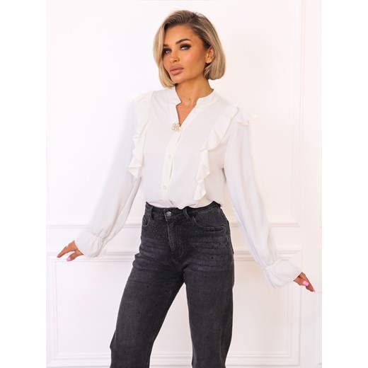 KOSZULA  Z FALBANAMI I OZDOBNĄ BROSZKĄ- BIAŁA ze sklepu olika.com.pl w kategorii Koszule damskie - zdjęcie 187389752