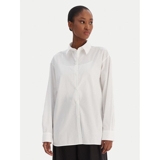 Calvin Klein Jeans Koszula Aop Logo Perfect LV044D167G Biały Regular Fit ze sklepu MODIVO w kategorii Koszule damskie - zdjęcie 187391192
