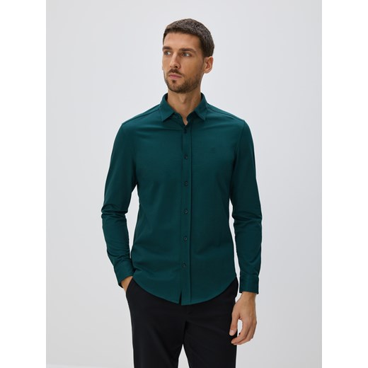 Reserved - Gładka koszula slim fit - ciemnozielony ze sklepu Reserved w kategorii Koszule męskie - zdjęcie 187395340