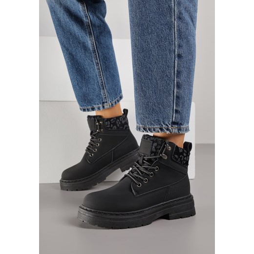 Czarne Trapery Zdobione Wzorzystymi Wstawkami Vetiane ze sklepu born2be.pl w kategorii Workery damskie - zdjęcie 187396082