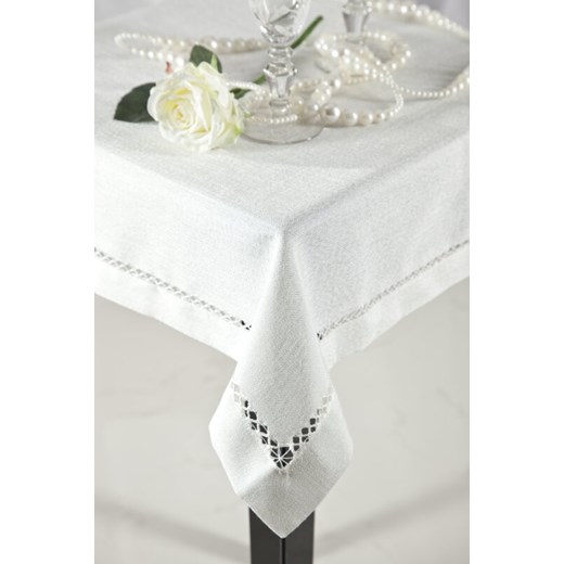 OBRUS EMILY 30 X 40 CM BIAŁY ze sklepu lenaodniemowlakadoszkolniaka.pl w kategorii Obrusy i bieżniki - zdjęcie 187413384