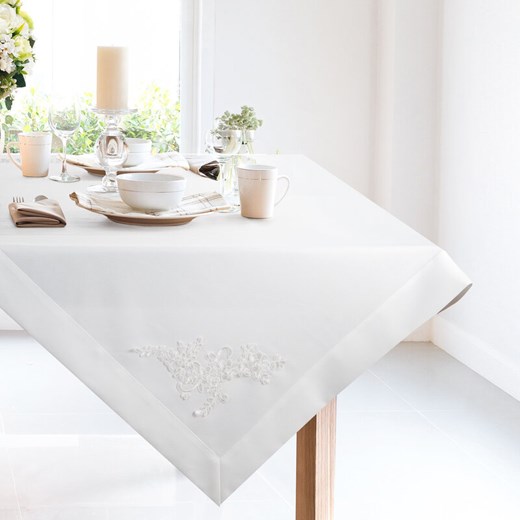 OBRUS BARI 85 X 85 CM BIAŁY ze sklepu lenaodniemowlakadoszkolniaka.pl w kategorii Obrusy i bieżniki - zdjęcie 187441330