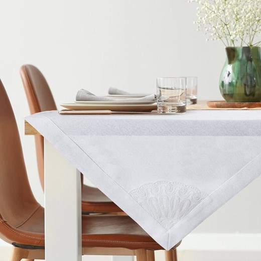 OBRUS ELEN 85 X 85 CM BIAŁY ze sklepu lenaodniemowlakadoszkolniaka.pl w kategorii Obrusy i bieżniki - zdjęcie 187467100