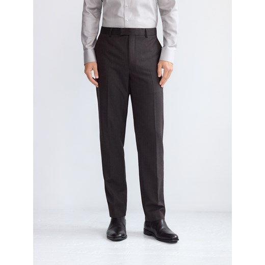 Reserved - Spodnie garniturowe z wełną - brązowy ze sklepu Reserved w kategorii Spodnie męskie - zdjęcie 187474030