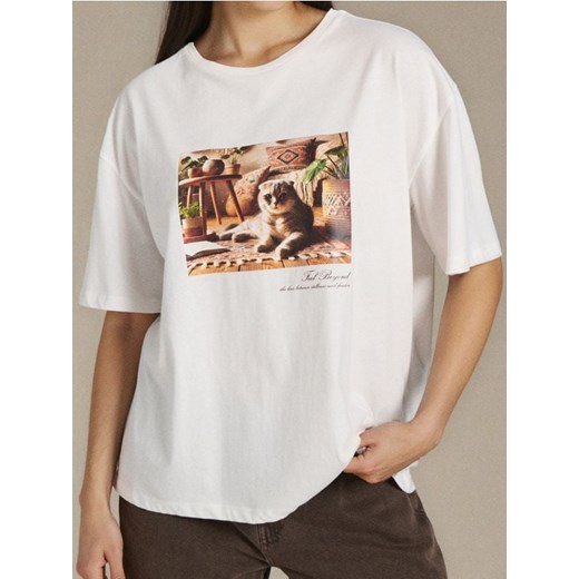 Sinsay - Bawełniana koszulka z nadrukiem - kremowy ze sklepu Sinsay w kategorii Bluzki damskie - zdjęcie 187474884