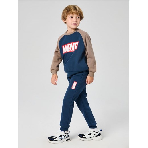 Sinsay - Spodnie jogger z ociepleniem Marvel - granatowy ze sklepu Sinsay w kategorii Spodnie chłopięce - zdjęcie 187474991