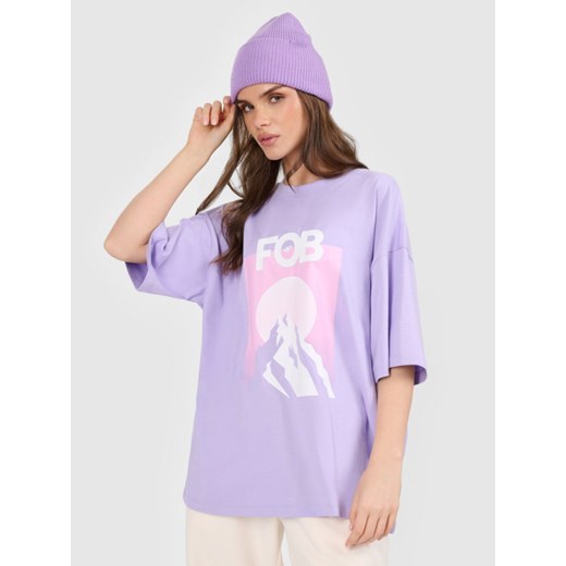 Damski t-shirt z nadrukiem 4F 4FRAW25TTSHF3402 - fioletowy ze sklepu Sportstylestory.com w kategorii Bluzki damskie - zdjęcie 187475430