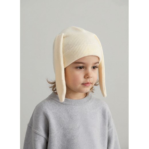 Sinsay - Prążkowana czapka z uszami - kremowy ze sklepu Sinsay w kategorii Czapki dziecięce - zdjęcie 187479280