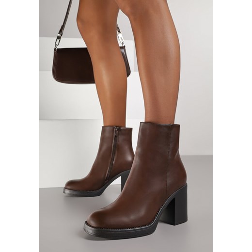 Brązowe Minimalistyczne Botki do Kostki na Słupkowym Obcasie Esmeliana ze sklepu born2be.pl w kategorii Botki - zdjęcie 187484412
