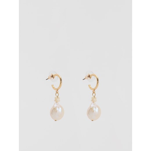Reserved - Kolczyki z naturalną perłą - biały ze sklepu Reserved w kategorii Kolczyki - zdjęcie 187492764