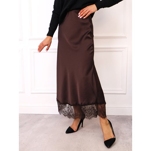 SPÓDNICA SATYNOWA MAXI ZAKOŃCZONA KORONKĄ-  CZEKOLADOWA ze sklepu olika.com.pl w kategorii Spódnice - zdjęcie 187495484
