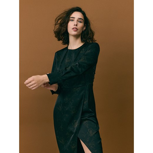 Reserved - Wzorzysta sukienka midi - wielobarwny ze sklepu Reserved w kategorii Sukienki - zdjęcie 187495632