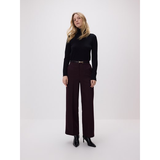 Reserved - Spodnie z paskiem - ciemnofioletowy ze sklepu Reserved w kategorii Spodnie damskie - zdjęcie 187497561