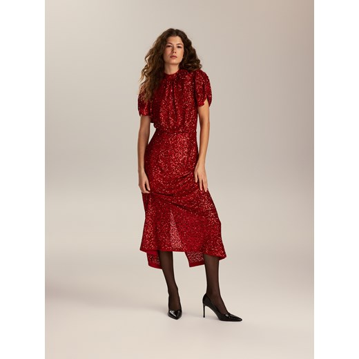 Reserved - Cekinowa sukienka z bufiastymi rękawami - czerwony ze sklepu Reserved w kategorii Sukienki - zdjęcie 187499503