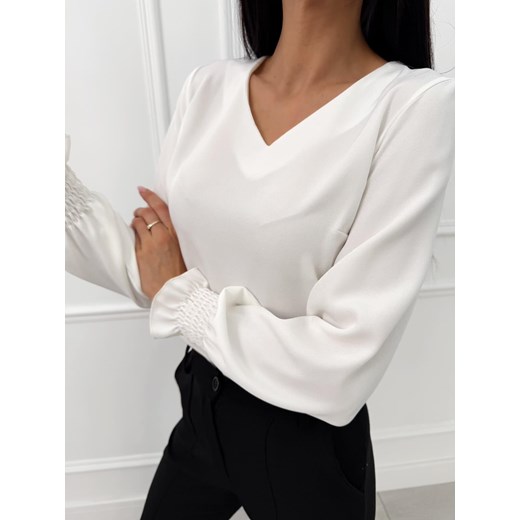 Kremowa Klasyczna Bluzka z Gumką ze sklepu ModnaKiecka.pl w kategorii Bluzki damskie - zdjęcie 187501041