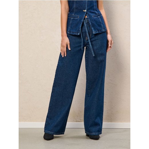 Sinsay - Jeansy z paskiem - granatowy ze sklepu Sinsay w kategorii Jeansy damskie - zdjęcie 187504014
