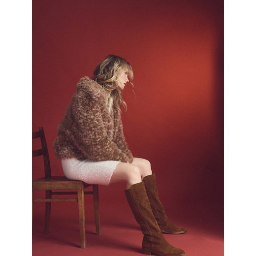 Reserved - Zamszowe kozaki z elastyczną cholewką - brązowy ze sklepu Reserved w kategorii Kozaki damskie - zdjęcie 187508663