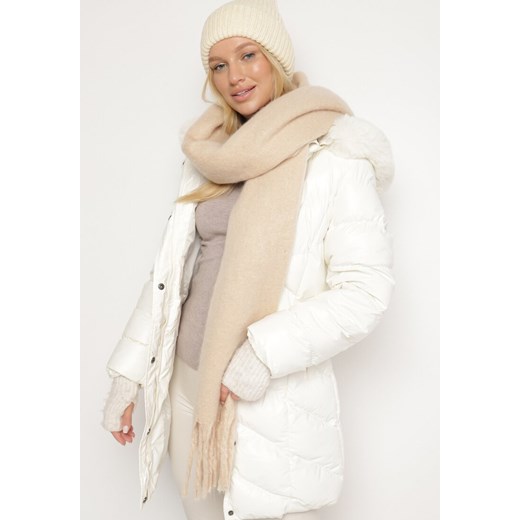 Beżowy Szalik z Ozdobnymi Frędzlami Esariana ze sklepu born2be.pl w kategorii Szaliki i chusty damskie - zdjęcie 187510270