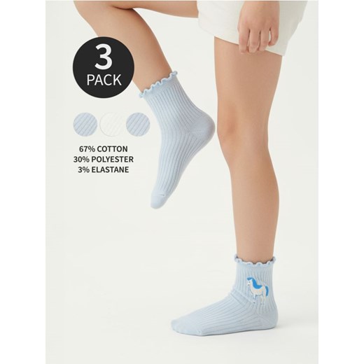 Sinsay - Prążkowane skarpetki z haftem 3 pack - wielobarwny ze sklepu Sinsay w kategorii Skarpetki dziecięce - zdjęcie 187513581