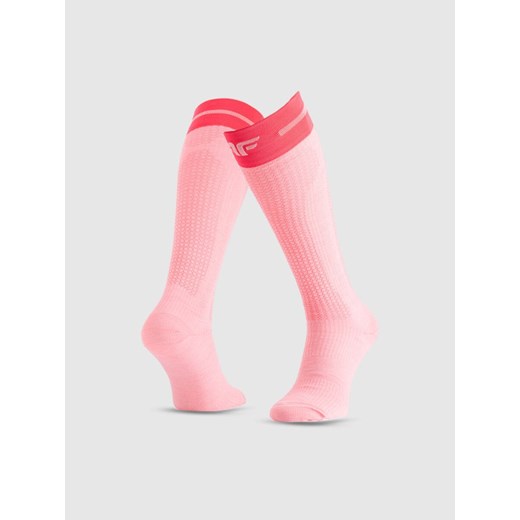 Damskie skarpety narciarskie 4F 4FRAW25UFSOF277 - różowe ze sklepu Sportstylestory.com w kategorii Skarpetki damskie - zdjęcie 187513952