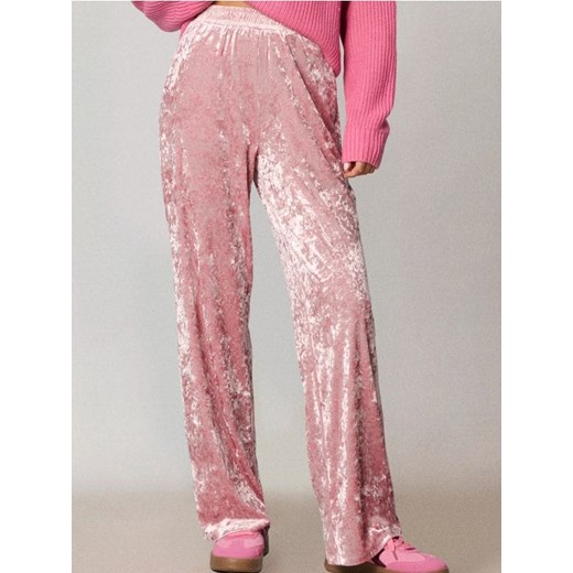 Sinsay - Spodnie wide leg z gniecionego weluru - różowy ze sklepu Sinsay w kategorii Spodnie damskie - zdjęcie 187515203