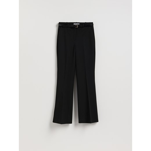 Reserved - Spodnie flare z paskiem - czarny ze sklepu Reserved w kategorii Spodnie damskie - zdjęcie 187517121
