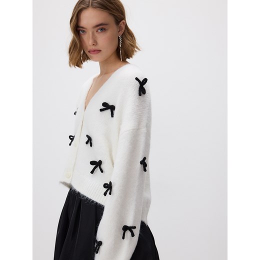 Reserved - Sweter z kokardami - kremowy ze sklepu Reserved w kategorii Swetry damskie - zdjęcie 187525804
